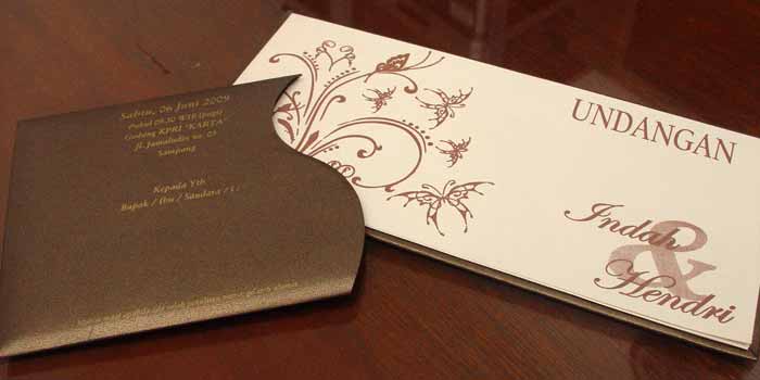 merintis usaha cetak undangan pernikahan