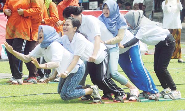 ide lomba 17 agustus bakiak