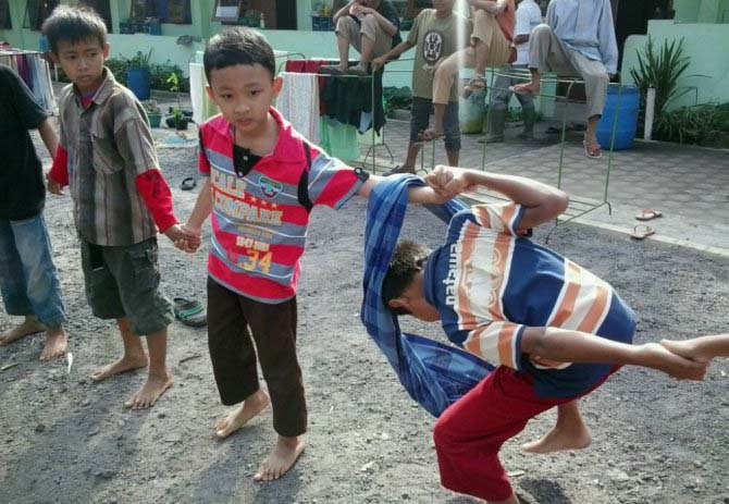 ide lomba pindah sarung