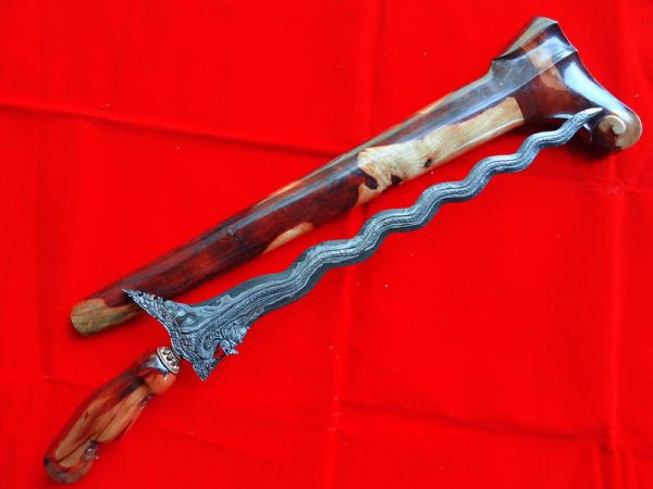 peran Keris Nagasasra Sabuk Inten