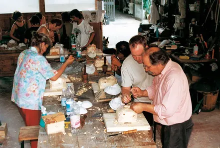 Seni rupa murni Donato Sartori (1939-2016) - Seniman topeng dari Italia